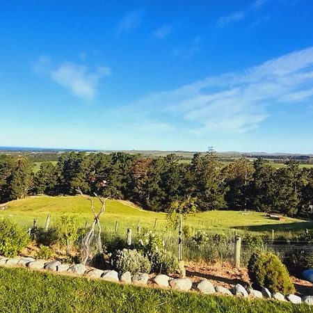 Hill Top Retreat Lower Dashwood エクステリア 写真