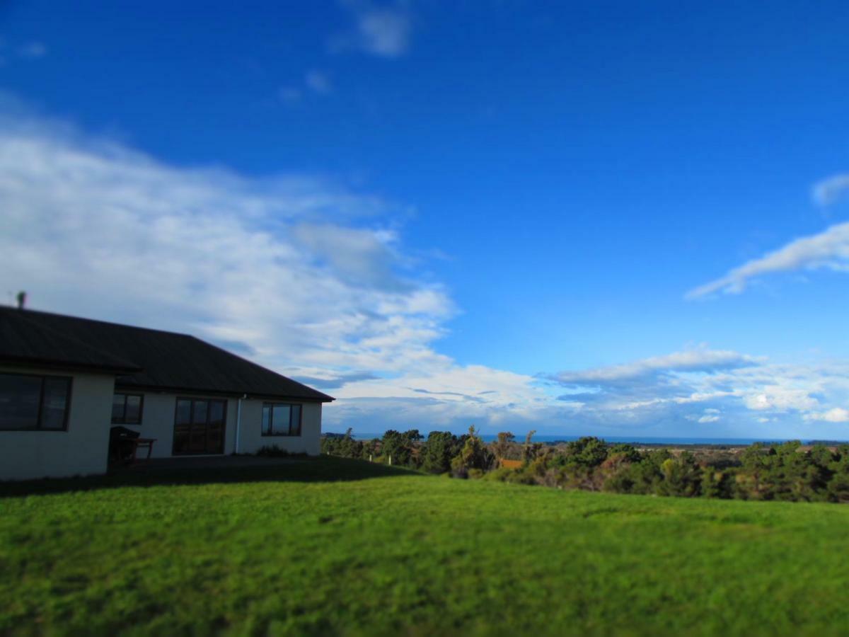 Hill Top Retreat Lower Dashwood エクステリア 写真